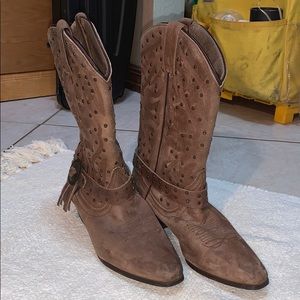 Barely worn oak tree farms